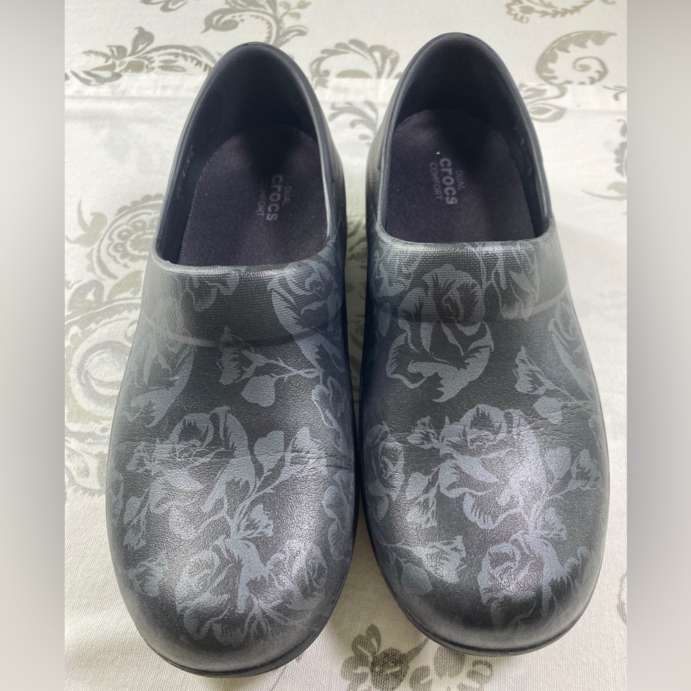 Crocs Neria Pro II Clogs Floral Slip On‎ Mules Chef
Vet Nurse Work